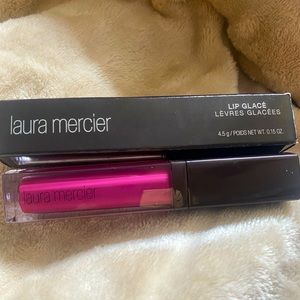 ”. Laura Mercier Lip Glaće “Orchid